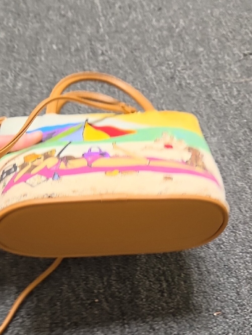 Women’s Colorful Beach Scene Tote Bag - Yellow - Picture 6 of 8